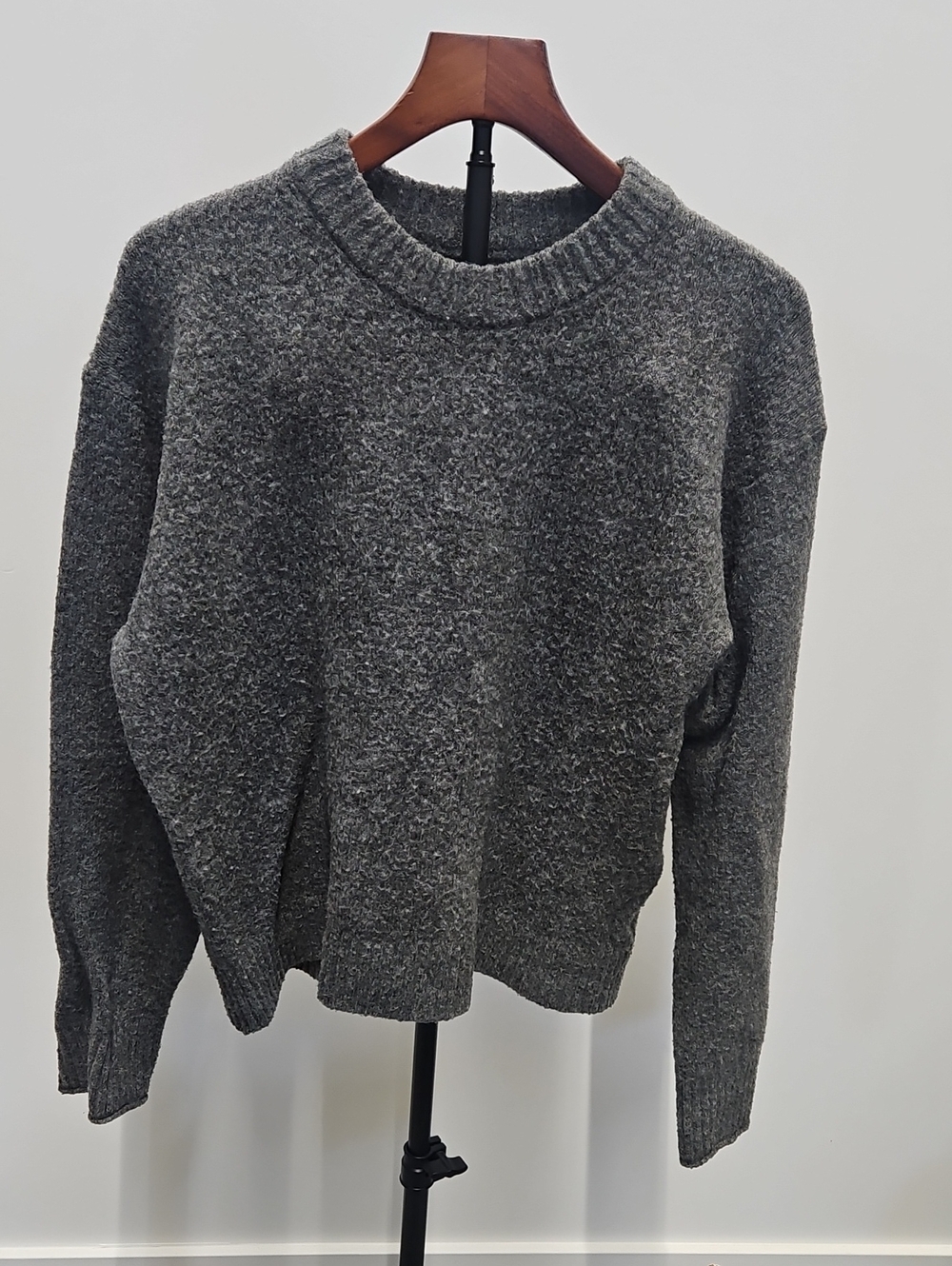American Eagle Outfitters Gray Crewneck Sweater